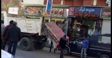 بالصور.. رئاسة مركز الخارجة تنظم حملة لإزالة الإشغالات بالمدينة