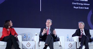 بالصور.. رئيس مجموعة إينى: تخلينا عن 35% من استثماراتنا فى ظهر لزيادة الإنتاج 15%