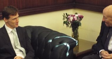 محمد فايق للسفير البريطانى: حقوق الإنسان والأمن قيمتان متكاملتان