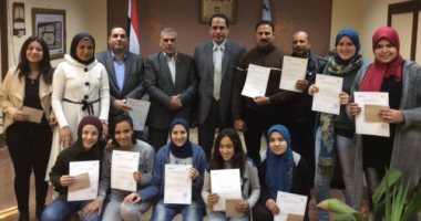 وكيل الشباب والرياضه بالغربيه يكرم أبطال الجمهوريه للكره الخماسيه النسائيه
