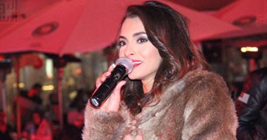 بالصور ..كارمن سليمان تتالق بالأحمر فى حفل عيد الحب بالرحاب