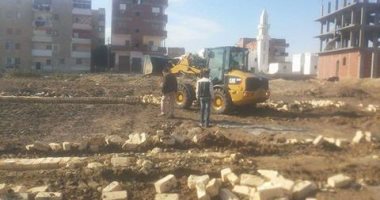 بالصور .. إزالة تعديات على الأراضى الزراعية بالسويس