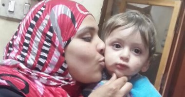 سيدة تختطف طفلا من والدته للتسول فى المترو والشرطة تعيده 