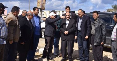 بالصور.. محافظ الإسكندرية ونائب وزير الإسكان يتفقدان مشاريع الصرف الصحى بالعجمى