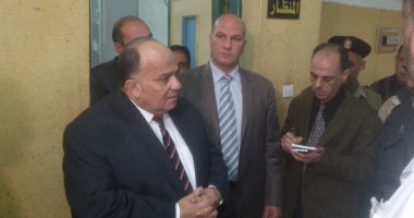 محافظ الدقهلية لأطباء مستشفى السنبلاوين: المرضى غلابة "طبطبوا عليهم" 
