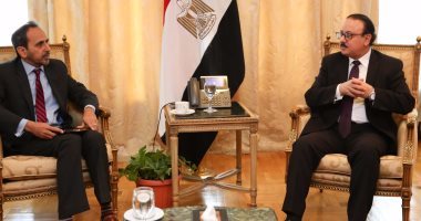 وزير الاتصالات يلتقى نائب رئيس أوراكل لمساندتها فى تنفيذ خططها التوسعية