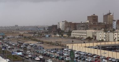 كثافات مرورية بمحاور القاهرة والجيزة بسبب هطول الأمطار
