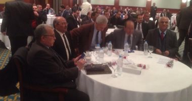 رئيس القابضة لمياه الشرب يشهد الجلسة الختامية للخطوط الساخنة و يكرم المتميزين 