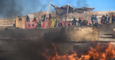 عمال أكبر منجم للنحاس فى العالم يقطعون الطرق فى تشيلى بسبب الرواتب