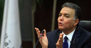 وزير النقل يتفقد أعمال تطوير محطة سكك حديد المنشاه بسوهاج
