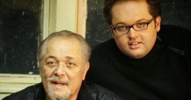 نجل الفنان الراحل محمود عبد العزيز يحيى ذكرى ميلاد والده: يارب تكون راضى عنى