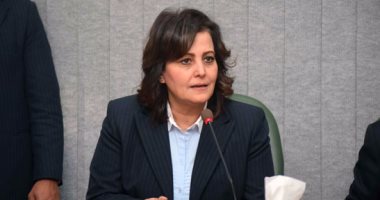 منى محرز نائب وزير الزراعة تبحث السيطرة على مشكلات الصيد فى بحيرة المنزلة