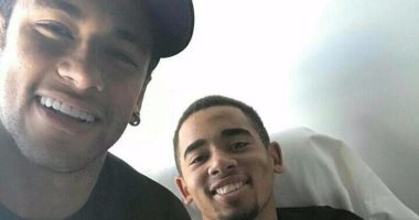 نيمار يؤازر خيسوس بعد عمليته الجراحية وجوارديولا يعلن مدة غيابه