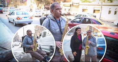 بالفيديو.. عم محمد عازف قديم اعتزل الحياة بعد وفاة "ابنه البكرى".. وعاد للحياة بنغمات "الساكس" للمارة فى الشوارع.. يبيع مناديل ويلعب مزيكا "بدون مقابل".. ويؤكد: مش عايز حاجة من الدنيا غير "ساكسفون" ألمانى
