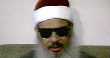 منتصر الزيات: عودة جثمان عمر عبد الرحمن لدفنه فى مصر غدا