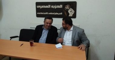 عمرو الشوبكى يفسر الأوضاع السياسية بالمنطقة بندوة لحزب المصرى الديمقراطى