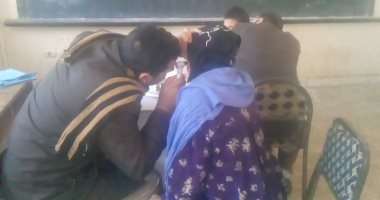 توقيع الكشف على 1021مريض وصرف العلاج مجانا فى قافلة طبية بالمنوفية