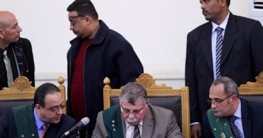 قاضى "اقتحام قسم حلوان" يسمح للأطفال بدخول القفص للقاء المتهمين
