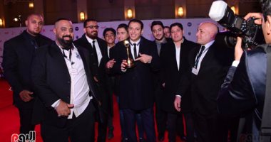 بالصور.. تكريم نجوم الفن والإعلام والرياضة فى حفل "وشوشة" للأفضل فى ٢٠١٦