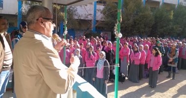 محافظ السويس يقوم بجولة مفاجئة على المدارس ويقرر إحالة مدير مدرسة للتحقيق