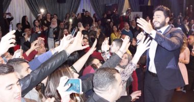 "بخرى وخمسى".. 3 حفلات لـ تامر حسنى فى شهر "فبراير" 