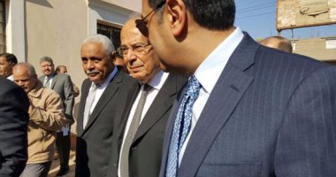 وزير التنمية المحلية يجتمع بنواب أسيوط لمناقشة مطالبهم 