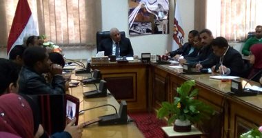 رئيس هيئة الطرق والكبارى يوافق على رصف مدخل مدينة الخارجة حتى مديرية الأمن