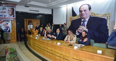 بالفيديو والصور .. محافظ مطروح يعقد مؤتمرا للشباب للإستماع لمقترحاتهم