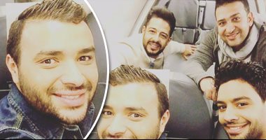 "سيلفى" حماقى ورامى صبرى وتامر حسين وأحمد جمال أثناء العودة من الإمارات