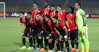 بالفيديو.. لاعب الطلائع يمر بـ"سهولة" من دفاع الأهلى وإكرامى بالمرصاد