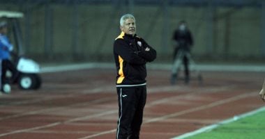 تيجانا يحاول إقناع "حلمى" بقيادة مران اليوم فى الزمالك