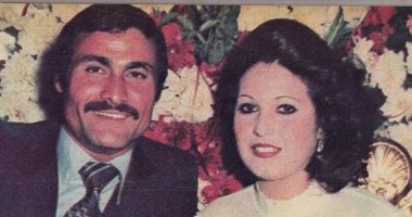 شاهد.. الراحل ثابت البطل ونصفه الحلو فى عقد قرانهما