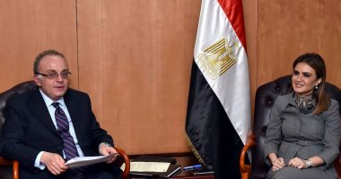 وزيرة الاستثمار تبحث مع رئيس هيئة الرقابة المالية مشروع قانون التأجير التمويلى