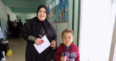 بالفيديو والصور.. نسمة من جنوب سيناء تستغيث لعلاج ابنها مريض تضخم الطحال