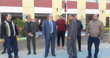 وكيل تعليم الإسماعيلية يشارك فى مبادرة طلاب الفاروق عمر "مدينتى وافتخر"