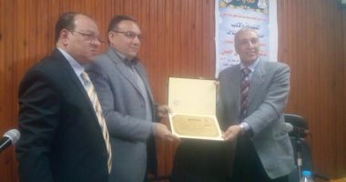 عمار على حسن من المنوفية: الكتب المقدسة مشبعة بالخيال