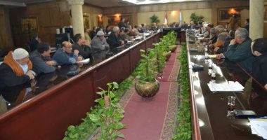 محافظ الغربية يناقش مشاكل مركز كفر الزيات بحضور نواب الدائرة