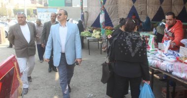 بالصور.. تزويد شادر الخضار بالدواجن الحية لمحاربة ارتفاع الأسعار ببنى سويف