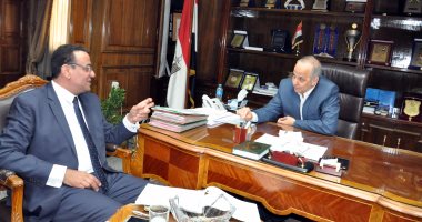 محافظ القليوبية يجتمع مع صلاح حسب الله لمناقشة سبل حل مشاكل المواطنين