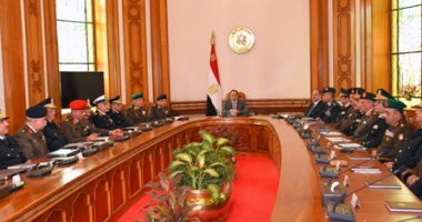 الرئاسة تنفى بشكل قاطع وجود مقترحات لتوطين الأخوة الفلسطينيين بسيناء.. وتؤكد: غير مقبول الخوض فى مثل هذه الأطروحات.. والسيسي: التحديات الأمنية لن تزيد عزيمة المصريين إلا إصراراً على استكمال النصر