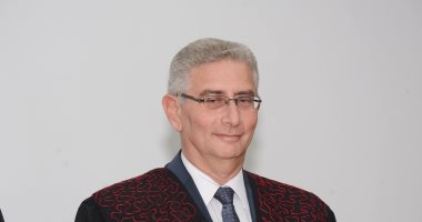 تعيين إيهاب حمزة وكيلا لكلية التربية بجامعة حلوان لمدة 3 سنوات
