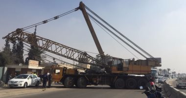   توقف حركة المرور بسبب تعطل معدة حفر بطريق السويس الصحراوى