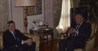 سامح شكرى يستقبل ممثل الاتحاد الأوروبى لحقوق الإنسان فى مقر وزارة الخارجية