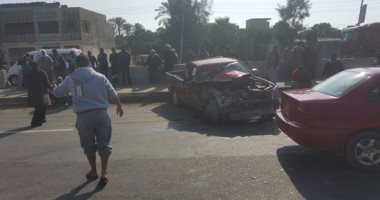 إصابة 3 أشخاص فى حادث تصادم سيارتين على طريق الإسكندرية الصحراوى