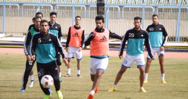كالديرون وهيما يقودان هجوم الإسماعيلى أمام إنبى 