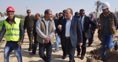 بالصور..محافظ بنى سويف يتفقد بدايات تنفيذ محور المستشار عدلى منصور