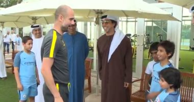 بالفيديو.. الشيخ منصور بن زايد يشهد تدريبات مانشستر سيتي بمعسكر أبو ظبى