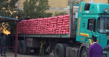 شرطة التموين تضبط مسئول شركة توريدات بحوزته 110 أطنان سلع غذائية مجهولة