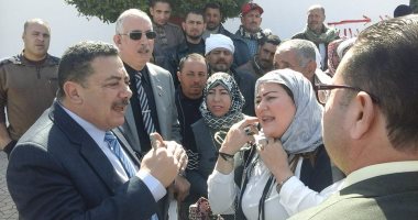 تجمع عشرات الفلاحين أمام محافظة دمياط لعدم صرف النخالة للمواشى