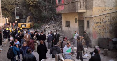 انهيار عقار بمنطقة السيدة زينب.. والحماية المدنية تبحث عن أحياء تحت الأنقاض